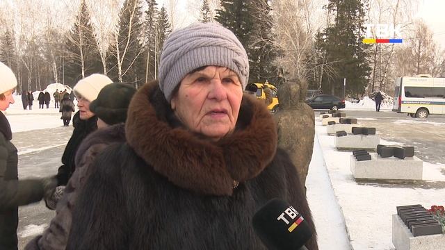 Бердчане возложили цветы к Вечному огню в День снятия блокады Ленинграда