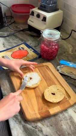 Lox bagels at home 🥯