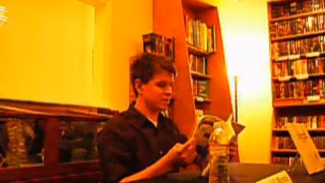 38 Randall Munroe of XKCD at Borderlands Books San Francisco 2009 09 23 Part 3