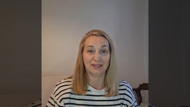 У соцработника встретила соседку из Мариуполя. смотреть онлайн