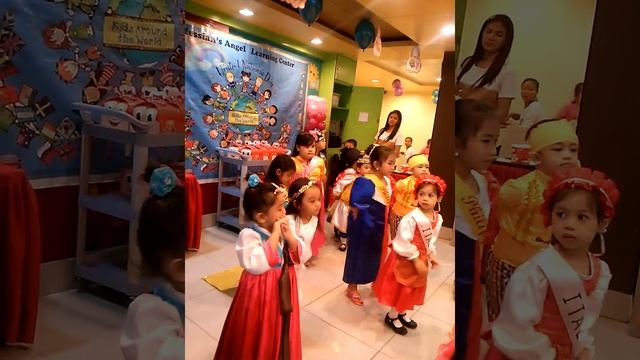 Alyssa Raine (4 years old) @ MALC UN Day 2017 смотреть онлайн