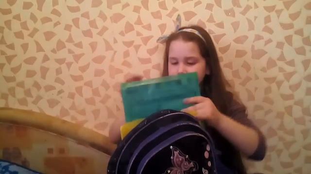 ЧТО В ПОРТФЕЛЕ ШКОЛЬНИКА??? смотреть онлайн