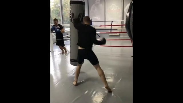 Training with V`NOKS BOXING PUNCH BAG смотреть онлайн