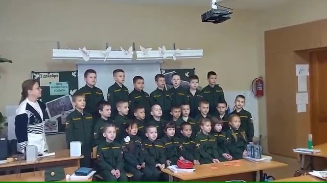 Курсанты 1 класса волжской школы № 9 им Ю П Харламова подготовили песню для сотрудников ОМОНа смотреть онлайн