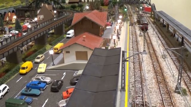 ET 87 DB Epoca III Minitrix смотреть онлайн