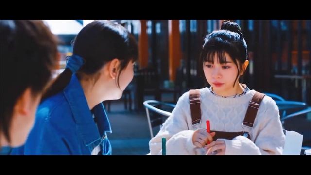 Самый красивый парень случайно отправил записку для свидания этой застенчивой девушке смотреть онлайн