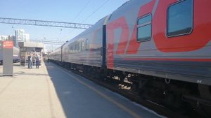 ЭП20-056 со скорым поездом Москва - Екатеринбург