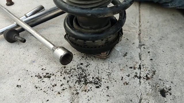 Cambio de amortiguadores delanteros Town & Country 2012 смотреть онлайн