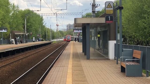 ЭГ2ТВ-032 Иволга 2.0 Перекраска МЦД и ЭД4М-0463 Наше Подмосковье ЦППК На станции Дегунино смотреть онлайн