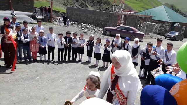 Последний звонок в Кединской СОШ Цумадинского района смотреть онлайн