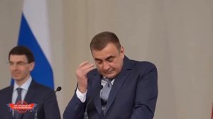 Экс-губернатор Тульской области Алексей Дюмин не смог сдержать эмоции.