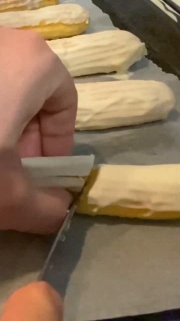 Let's learn how to make rice flour eclairs with mango cream! What dish to cook? 😉🖐 #shorts смотреть онлайн