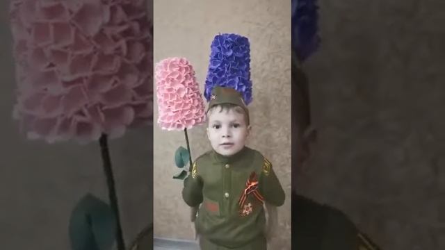 Стихотворение М.Владимова "Еще тогда нас не было на свете" Читает Кириченко Дима смотреть онлайн