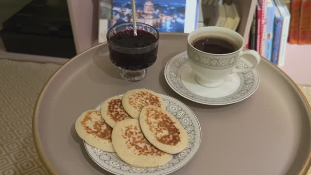 ОЛАДЬИ НА КОКОСОВОМ МОЛОКЕ БЕЗ ЛАКТОЗЫ. РЕЦЕПТЫ БЕЗ ЛАКТОЗЫ. РЕЦЕПТЫ ДЛЯ КОРМЯЩИХ МАМ.