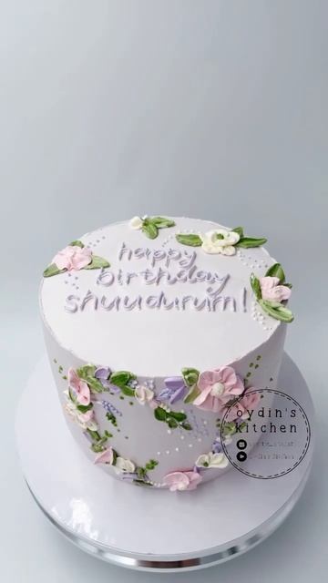 Birthday floral cake #cakedecorating #floralcake #cake #birthdaycake #cakeoftheday смотреть онлайн