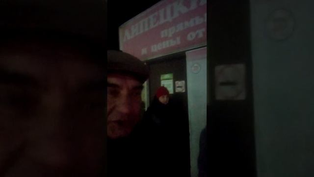 жители ПГТ Карла Либкнехта просят не отключали уличное освещение после 24.00 часов ночи в ПГТ Карл.