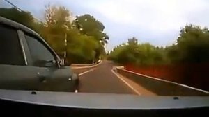 Наглый водитель сам нарвался и получил по заслугам