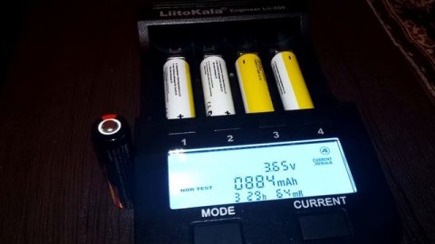 Аккумуляторы Soshine 14500 900mah. Замер емкости с током 1,2А.