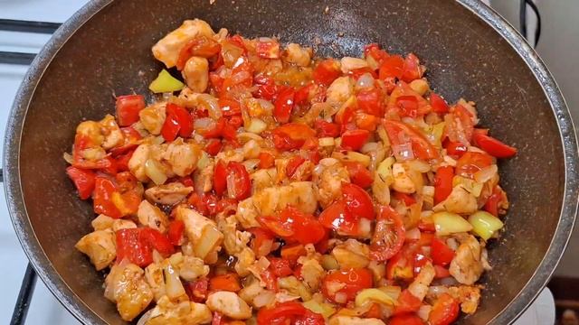 БЫСТРЫЙ И ЛЁГКИЙ РЕЦЕПТ К УЖИНУ/МАКАРОНЫ С Курицей на сковороде/Ужин (Обед) на скорую руку