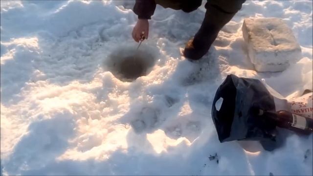 рыбалка на таёжной реке.рыбалка на кузуре 2018.02. видео из архива