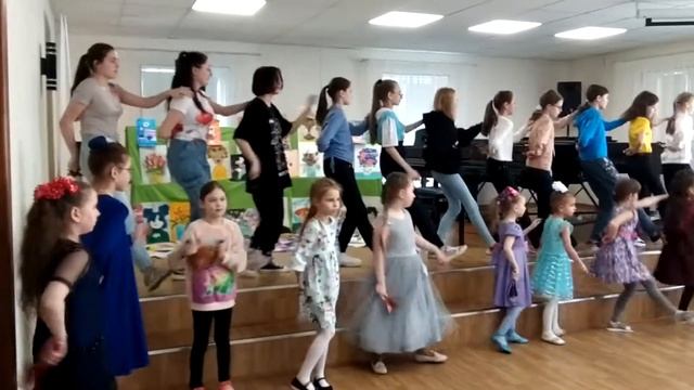 Музыкальный привет от участников творческой смены "Каникулы для любознательных" смотреть онлайн