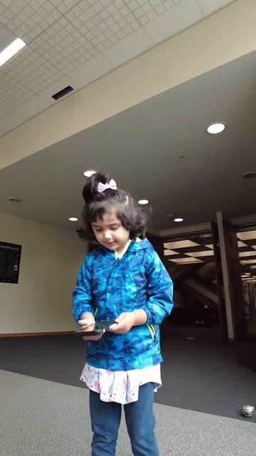 Sphero BOLT | Little girl learns coding | Can it teach kids coding?? #shorts