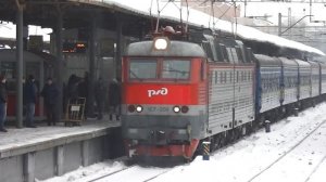 Электровоз ЧС7-209 с поездом № 020О, Харьков - Москва