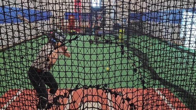 10U Hitting the Demarini Prism 32-10