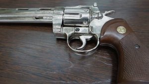 Револьвер "Магнум" 28*15*3,8 см.