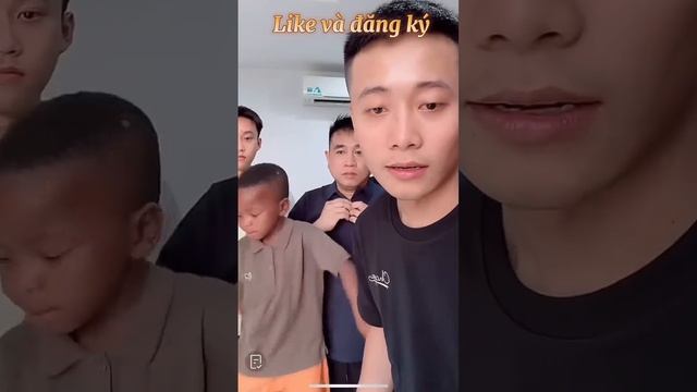 QuangLinh Cùng Cha Con Lôi Tại Đà Nẵng,Quang Vinh Lần Đầu Live Bán Hàng Giúp Anh Trai Quang Linh?? смотреть онлайн