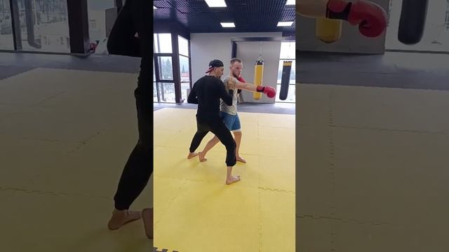 Циркуль в боксе. Техника циркуля.