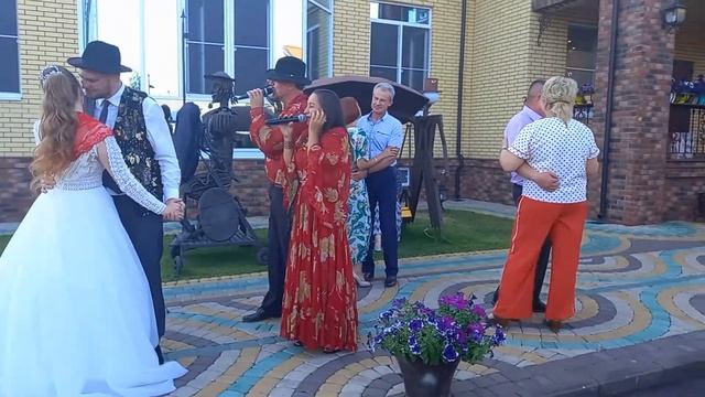 Ивушки от мамы молодым 210710
