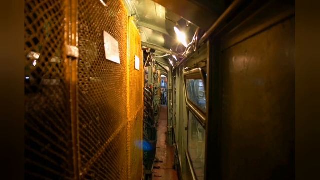 Собираю Электровоз ЧС2т из картона смотреть онлайн