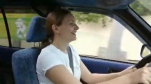 Девушка За Рулем...