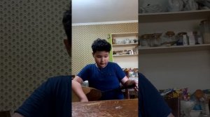 Как научиться играть на домбре еркемай объяснил на казахском языке