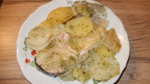 Рецепт. Картошка с рыбой в фольге...Готовим в духовке. Кулинарим с Людмилой....