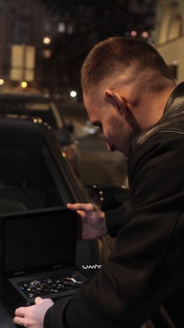 КАРБОНОВЫЙ iPhone 16 для ЛИТВИНА за 400.000! #shorts смотреть онлайн