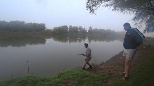 Астраханская рыбалка ! Безумный клёв на реке большая черная ! Канал *Всё из-за рыбалки* представляет