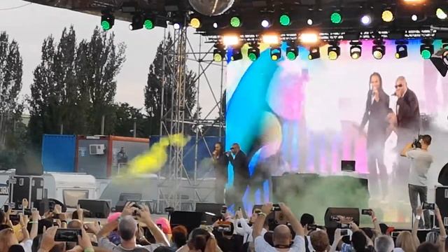 Milli Vanilli - Girl you know it's True смотреть онлайн