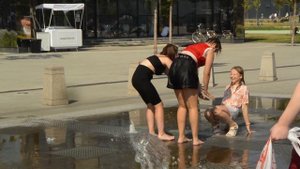 Three wet girls and other fountain companies-6! / Три мокрые девушки и другие фонтанные компании-6!