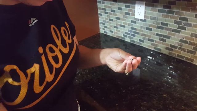 How to change batteries in our LED earrings. смотреть онлайн