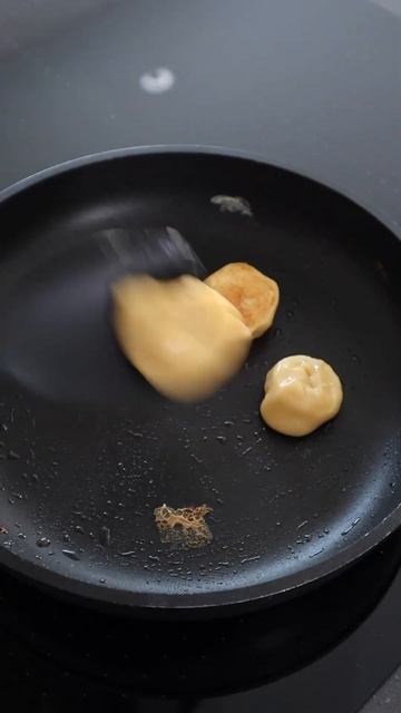 Add these banana high protein pancakes to your breakfast inspo! 🥞🍌 Recipe in description! ✨ #Shorts смотреть онлайн