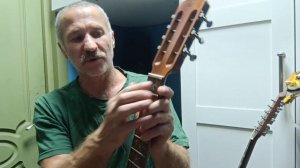 Отделка натуральным перламутром грифа семиструнной гитары ДОФФ.