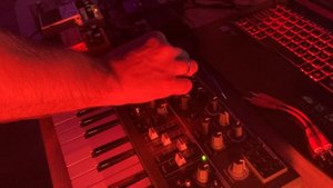 Synth Delay 3: Arturia Microbrute + Boss DD7 delay + Alexander Pedals Golden Summer reverb