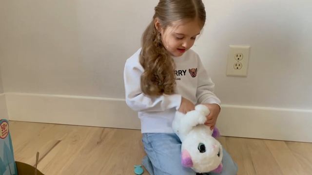 Unboxing My Fuzzy Friends Snuggling Kitten смотреть онлайн