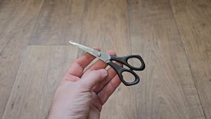 Как ПРОСТО заточить любые ножницы дома , до бритвенной остроты за 1 МИНУТУ