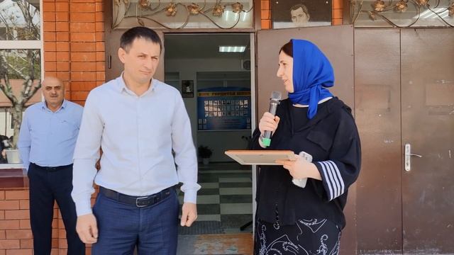 Коллектив Ботлихской СОШ N2 отмечен Почётной грамотой Миннаца РД смотреть онлайн