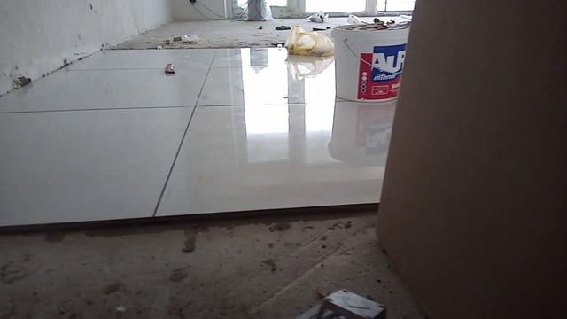 Неровности в плитке, на глаз и на просвет