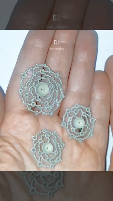 BJ. Воздушные серьги и подвеска из белого золота с бриллиантами и жемчугом. смотреть онлайн