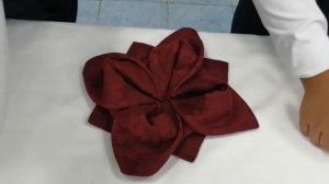 Складывание салфеток